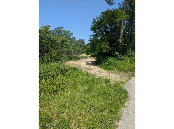 Flint Ridge Road, Crooksville, OH 43731
