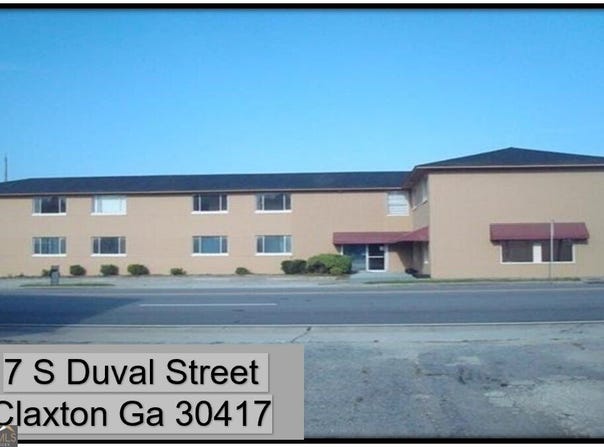 7 S Duval Street, Claxton, GA 30417