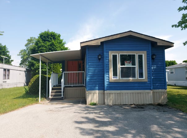 2779 Frank St, Traverse City, MI 49686