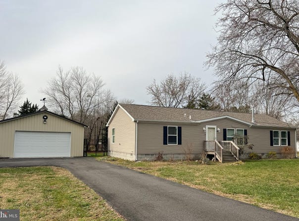 490 WALNUT Street, FELTON, DE 19943