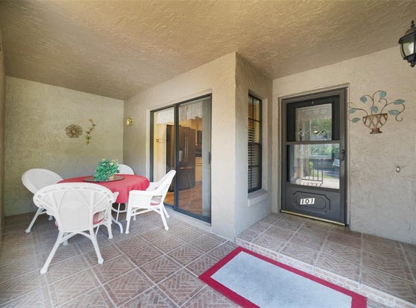 1074 KENSINGTON PARK COURT, ALTAMONTE SPRINGS, FL 32714