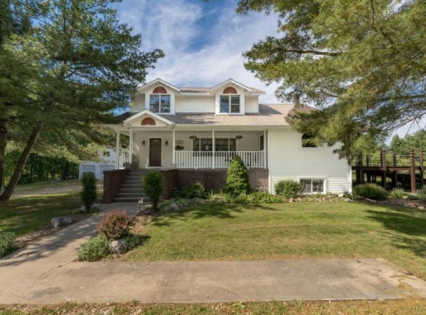 361 4th Street, Plainwell, MI 49080