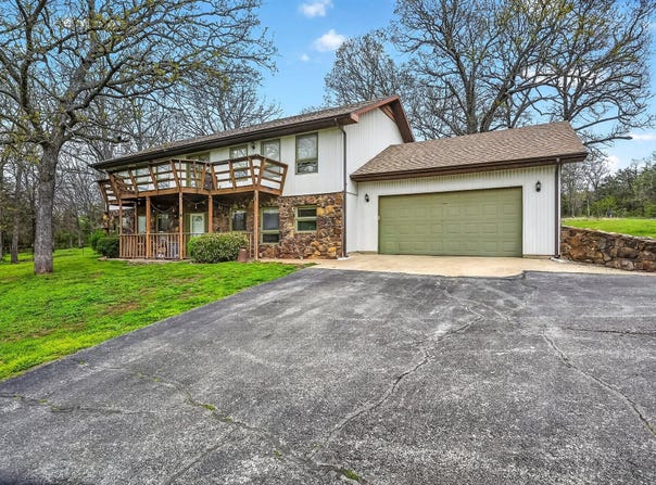 3369 E Foxtail Lane, Springfield, MO 65803