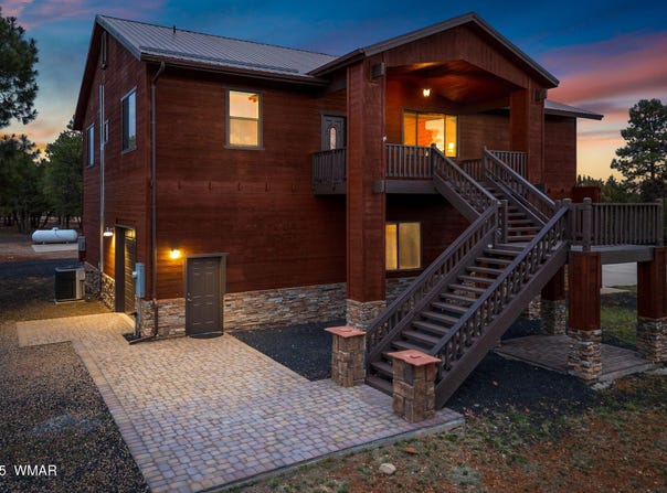 2271 Lindbergh Road, Overgaard, AZ 85933