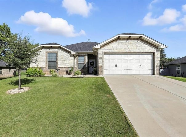 2810 Catfish Court, Granbury, TX 76048