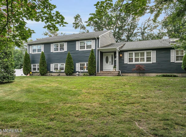26 Herb Road, Middletown, NJ 07748