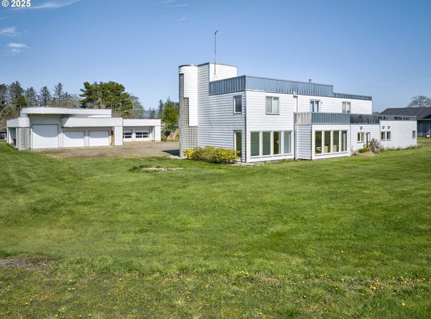 6804 CHATTAM WAY, Ilwaco, WA 98624