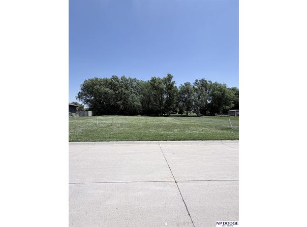 1018 Brickyard Drive, Hooper, NE 68031