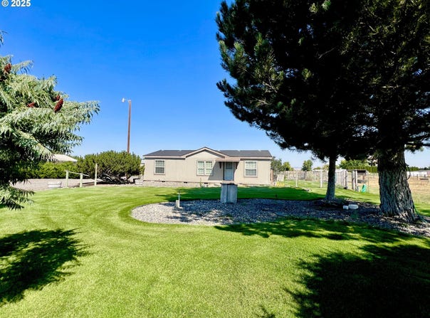32415 E LOOP RD, Hermiston, OR 97838