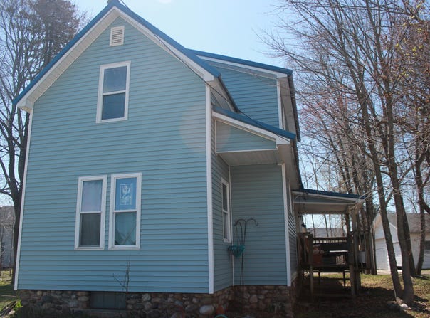 801 Mackinaw Avenue, Cheboygan, MI 49721