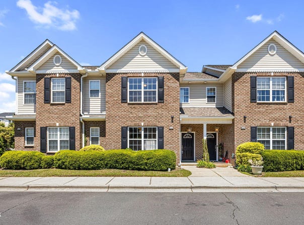379 E Willhaven Drive, Fuquay Varina, NC 27526
