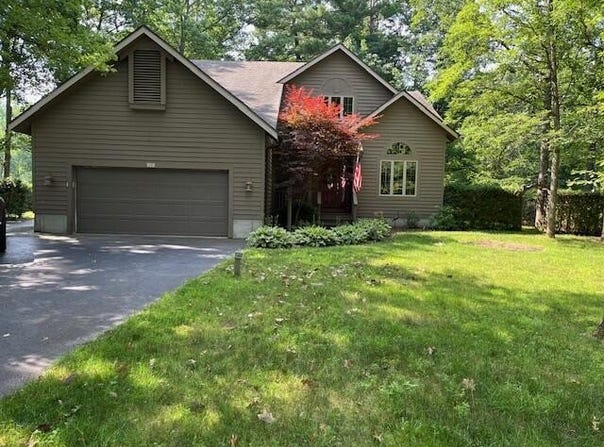 17 Pine Ridge Drive, Morrisonville, NY 12962