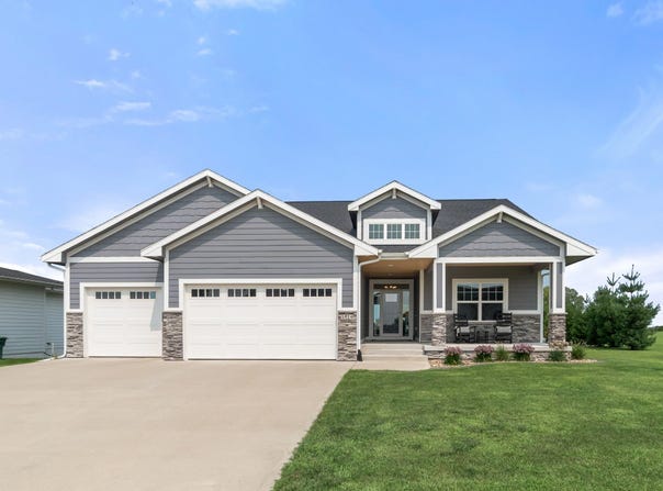 1914 Timberview Drive, Norwalk, IA 50211