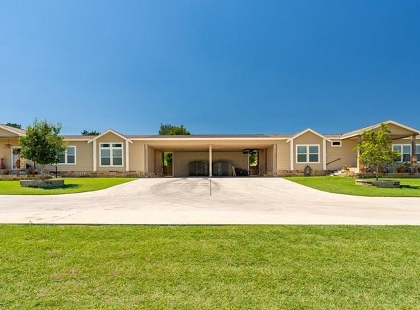 126-130 Robby Ln, Kerrville, TX 78028
