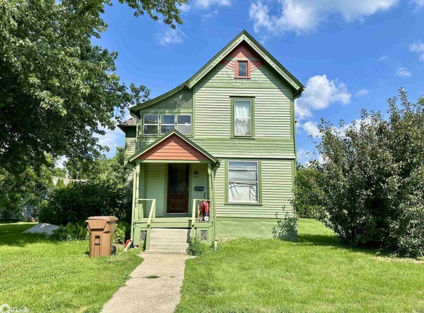 1202 Main Street, Grinnell, IA 50112