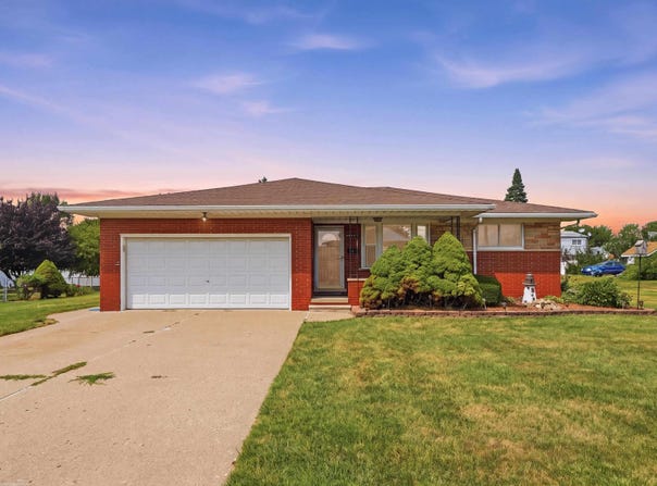 14597 Common Road, Warren, MI 48088-3398