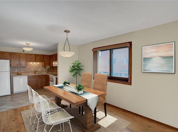 26 10th Street W, Saint Paul, MN 55102