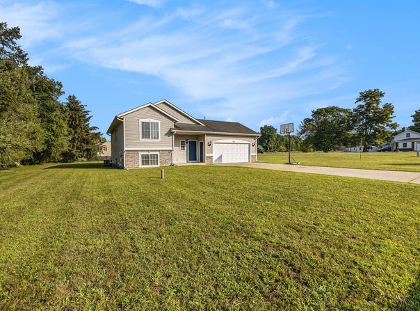 1796 River Bend Drive, Allegan, MI 49010