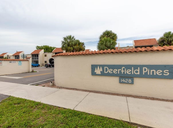1428 SE 4th Avenue, Deerfield Beach, FL 33441