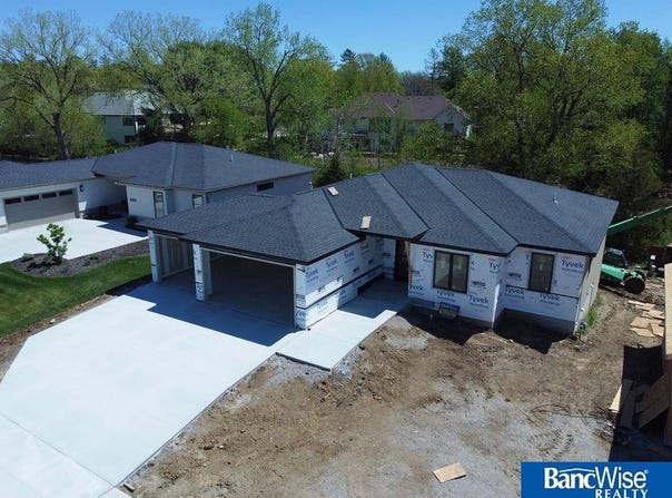 6255 Carveth Drive, Lincoln, NE 68516