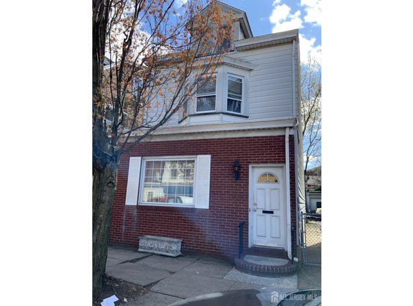 1065 S Clinton Avenue, Trenton, NJ 08611