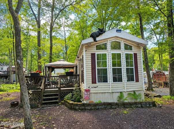 126 Birchy Brook Drive, Milford, PA 18337