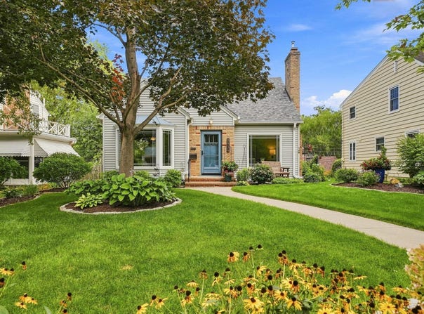 3410 Zenith Avenue N, Robbinsdale, MN 55422