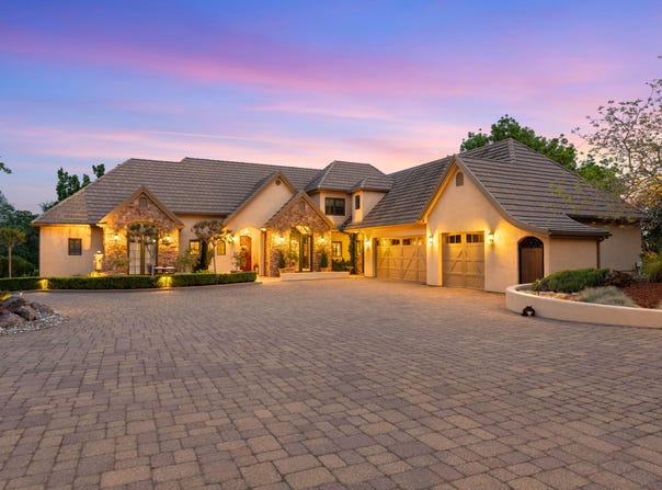 16300 Canto De Las Lupine Drive, Redding, CA 96001