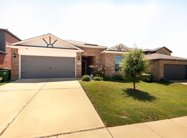 1941 Hollywood Drive, Seagoville, TX 75159