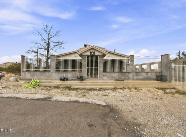 8621 REMINGTON Drive, Canutillo, TX 79835