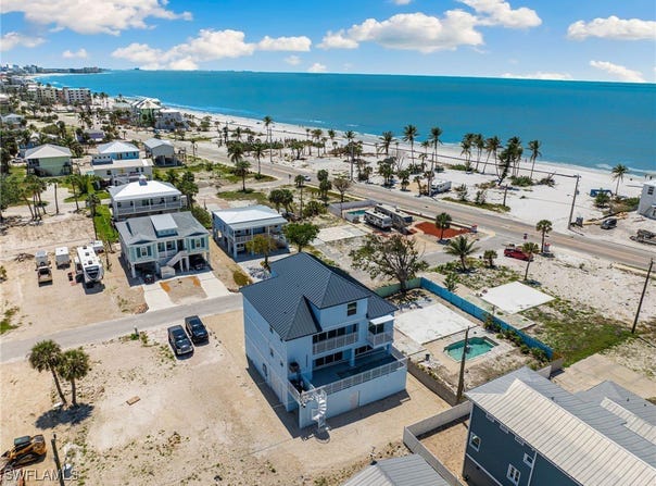 121 Hibiscus Drive, Fort Myers Beach, FL 33931