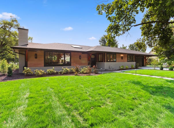 1600 Evergreen Ln, Lake Geneva, WI 53147