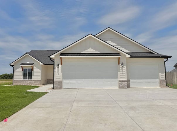 9859  Weeping Willow, Manhattan, KS 66502