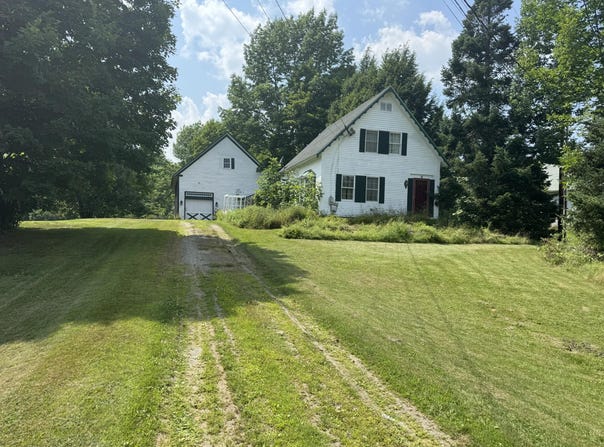 4 Main Street, Saint Albans, ME 04971