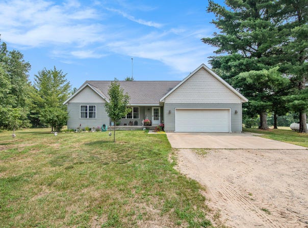 1170 230th Avenue, Newaygo, MI 49337