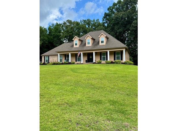 124 Collinswood Drive, Eufaula, AL 36027