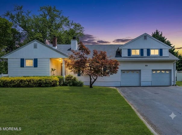 10 Homestead Place, Holmdel, NJ 07733