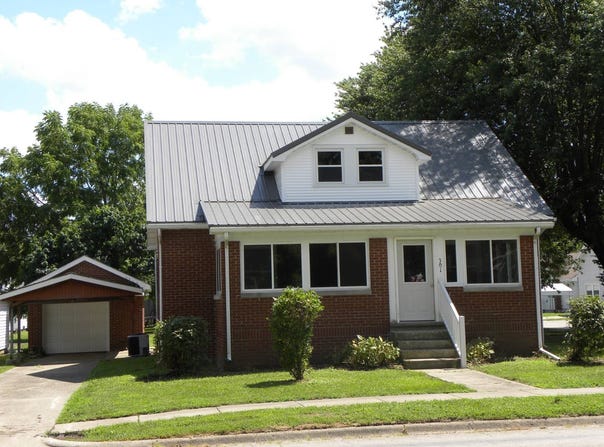 301 E. Emmons St., Robinson, IL 62454