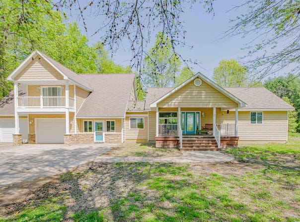 402a EDGEWOOD Road, Salem, IL 62881