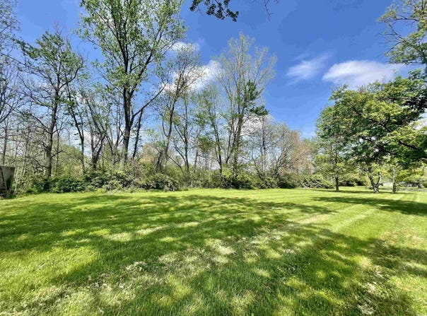 W Cornbread Road, Yorktown, IN 47396
