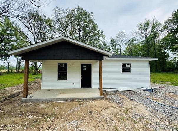 404 E Henry Street, Poplar Bluff, MO 63901