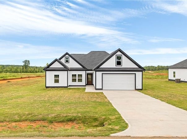 1234 30th St, Valley, AL 36854