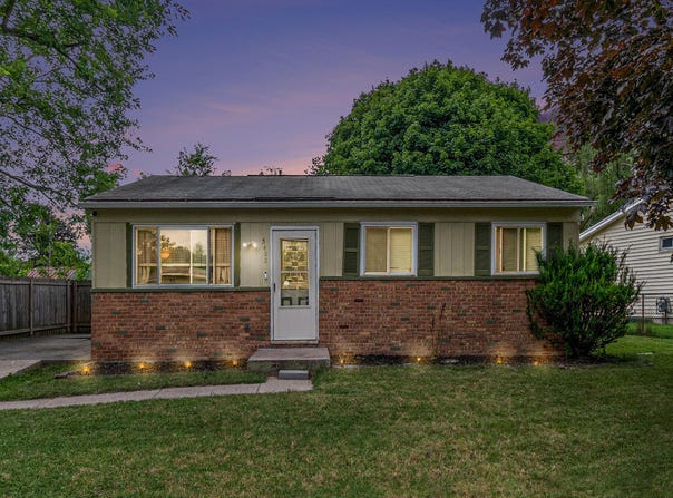 3400 Radford Drive, Lansing, MI 48911