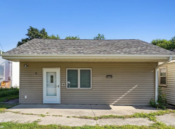9 1st Street, Collins, IA 50055