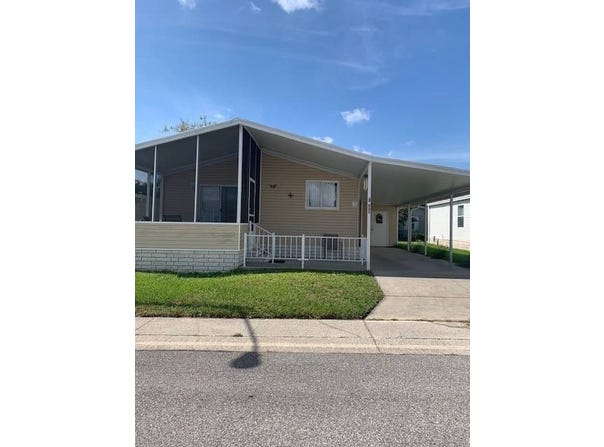5830 Naples Dr, Zephyrhills, FL 33540
