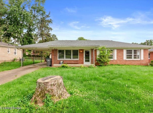 5500 Deering Heights Dr, Louisville, KY 40272