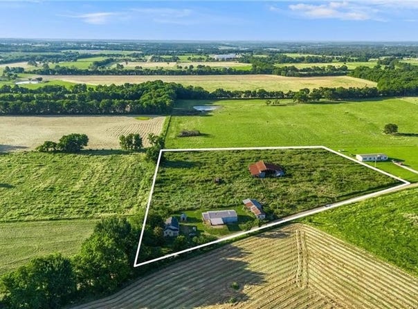 23622 Ballard Creek  RD, Summers, AR 72769