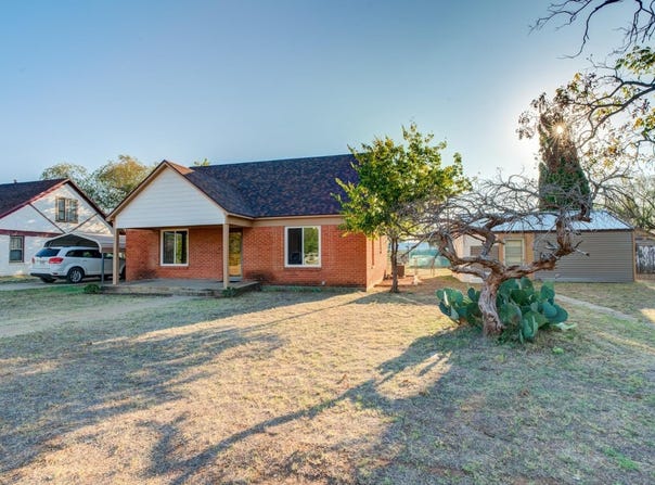 417 S Berkshire, Crosbyton, TX 79322