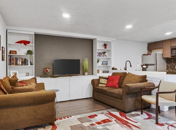 1441 W ARTHUR Dr, Provo, UT 84601