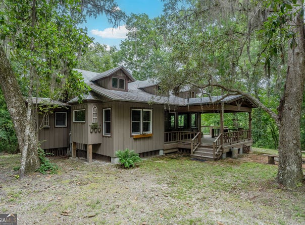 1360 Douglas Fish Camp, White Oak, GA 31568